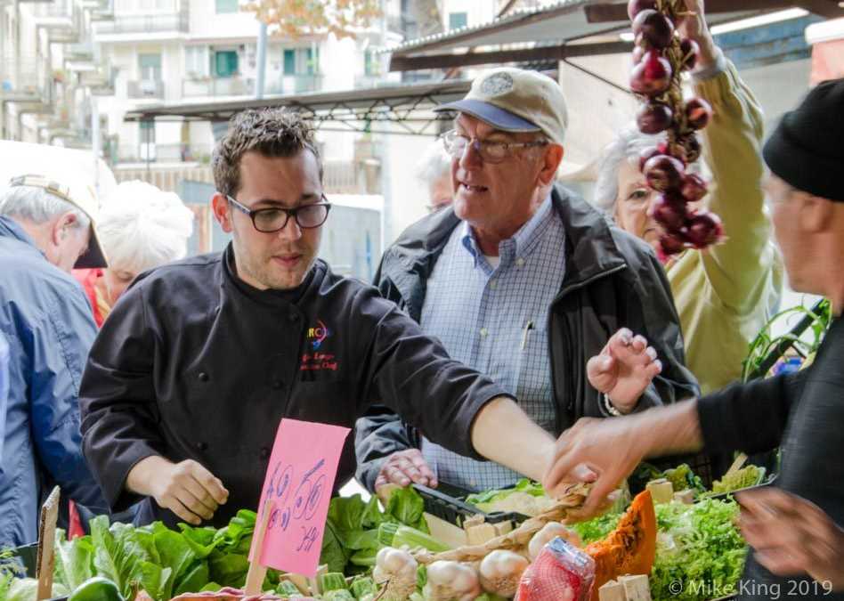Shopping with Celebrity Chefs